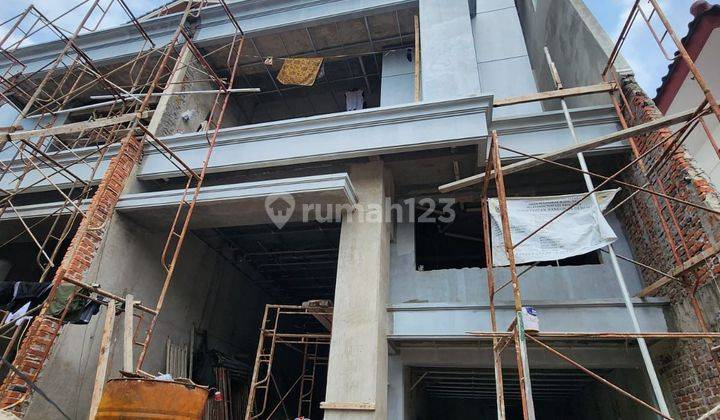 Rumah 3 Lantai Masih Dalam Proses Pembangunan Puri Indah Jakarta Barat  2