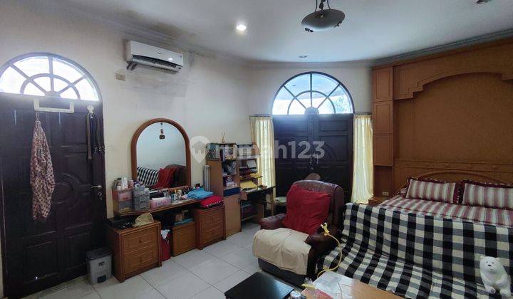 Rumah Hoek Taman Semanan Indah Jakarta Barat  2