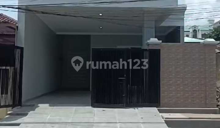 Rumah Hook Kawasan Elit Pulomas Jakarta Timur