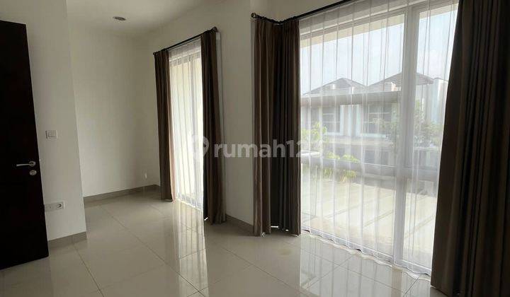 Rumah Semi Furnished di Pantai Indah Kapuk 2, Jakarta Utara 1