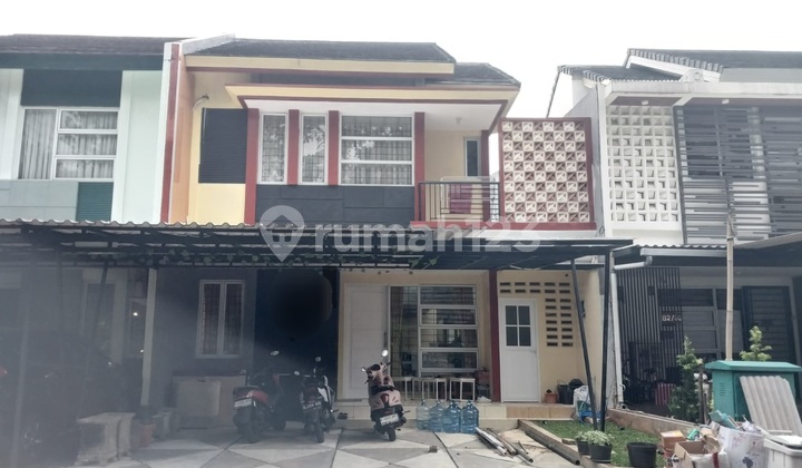 Dijual Cepat Rumah 2 Lantai, Asri, Nyaman, Bagus, Siap Huni, & Bebas Banjir, Semi Furnished, di The Castila Bsd City, Tangerang Selatan. 1