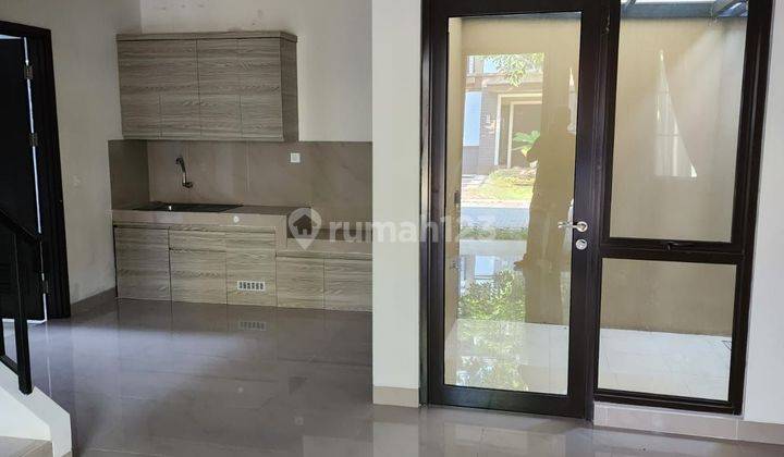 Rumah Disewakan 2 Lantai, Minimalis Modern, Rapih, Bagus Dan Nyaman Di The Savia Bsd  2