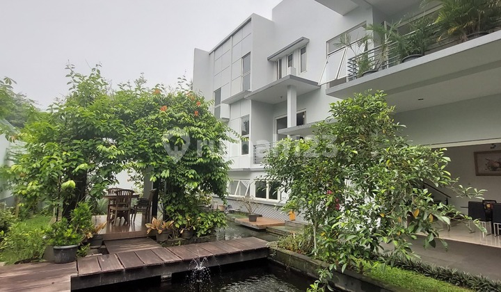 Dijual Rumah 2,5 Lantai Bagus Dan Asri Di BSD Telaga Golf Tangerang