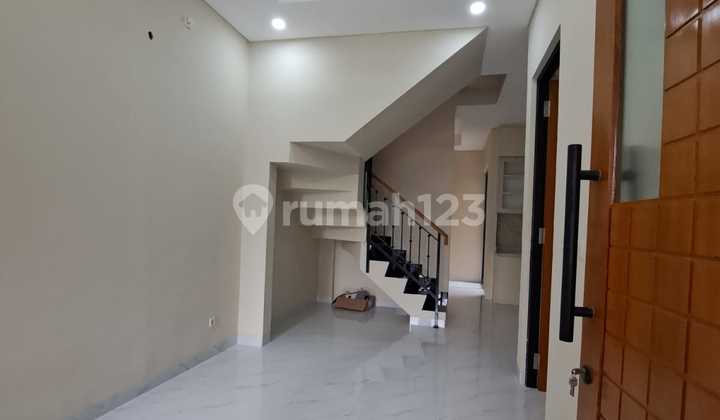 Dijual Brand New 2 Lantai Bagus Siap Huni Bebas Banjir Nyaman Asri di Kencana Loka Bsd City 2