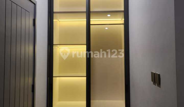 For Sale Beautiful 2-Story House with a Nice Design in Banyan Ville BSD The Green Tangerang 2