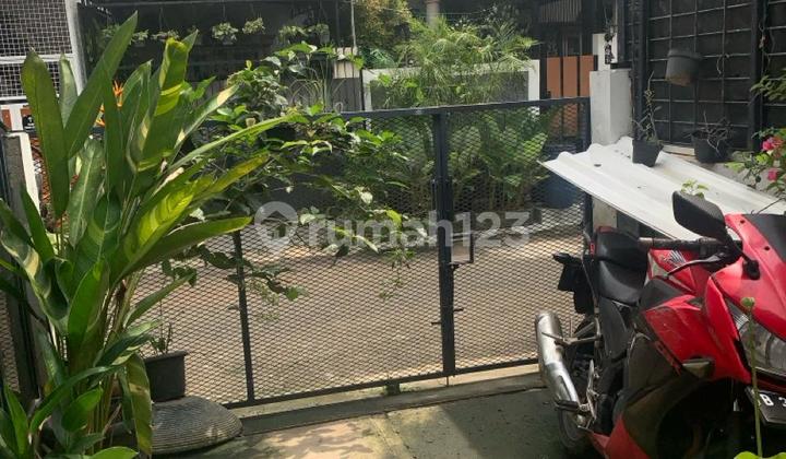 For Quick Sale: 1-Story House in Nusaloka BSD, South Tangerang 2