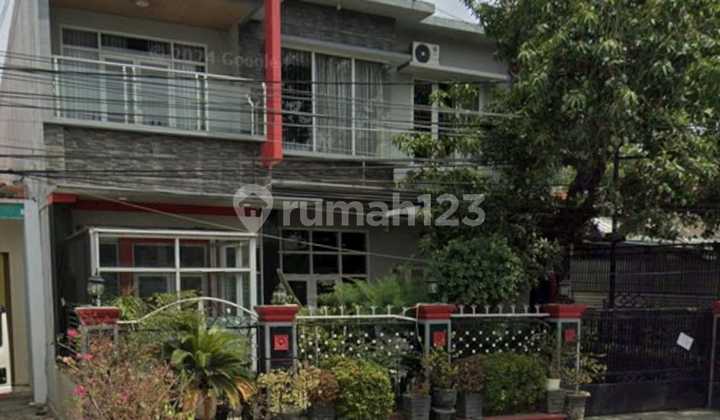 Luxury Ready-to-Occupy Home by the Highway