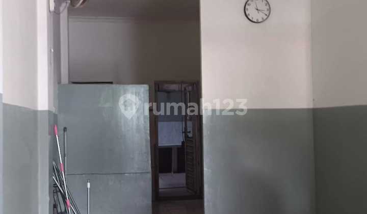 Located by the roadside, suitable for offices, warehouses, or online and offline sales, and can also be used for selling food. 2