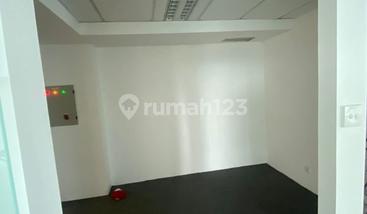 Available Now! Office 165M² di Menara 165 Tb Simatupang