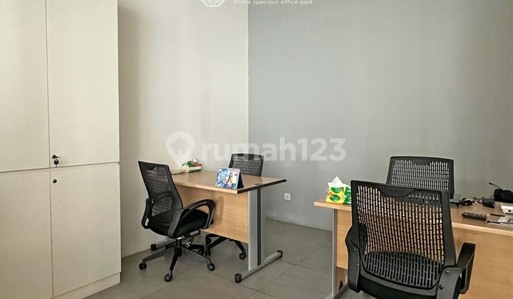 For Rent Exclusive Office Space 91.5 m² – Plaza Oleos, TB Simatupang, South Jakarta