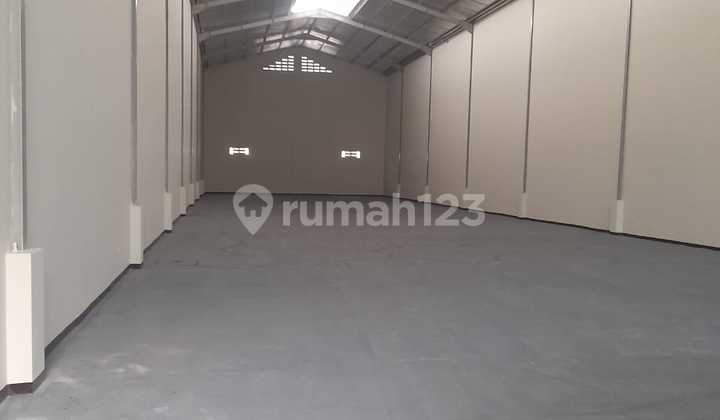 Warehouse for Rent in Taman Kopo Indah Wing, Strategic Location Warehouse for Rent in Taman Kopo Indah Wing, Strategic Location
