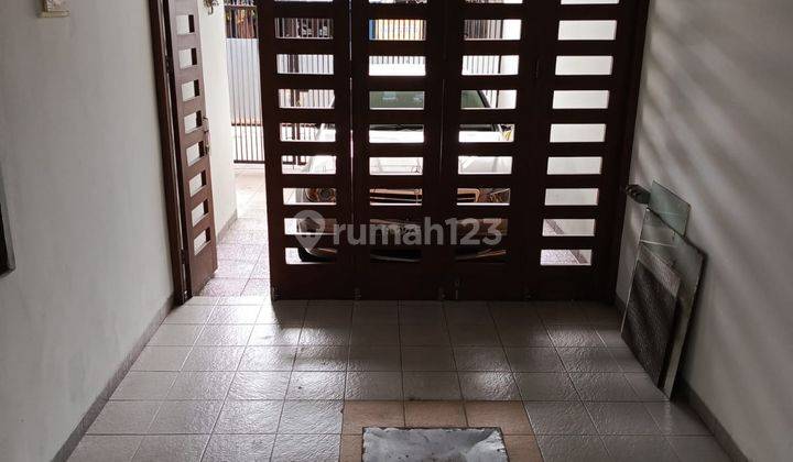 Dijual, Rumah Rapi Terawat 2 lantai di Tanjung Duren 2