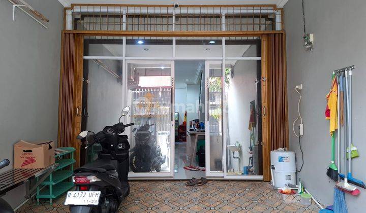 Dijual, Rumah 3 Lantai di Teluk Gong 2