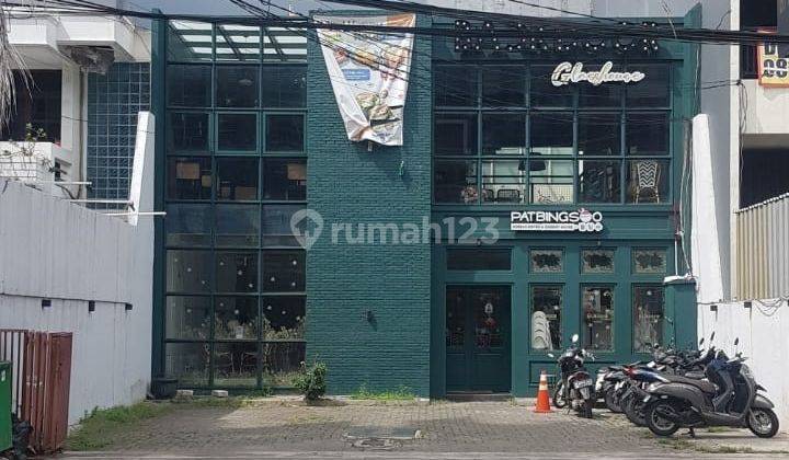 Disewa, Ruko Gandeng Ex Resto di Taman Ratu 2