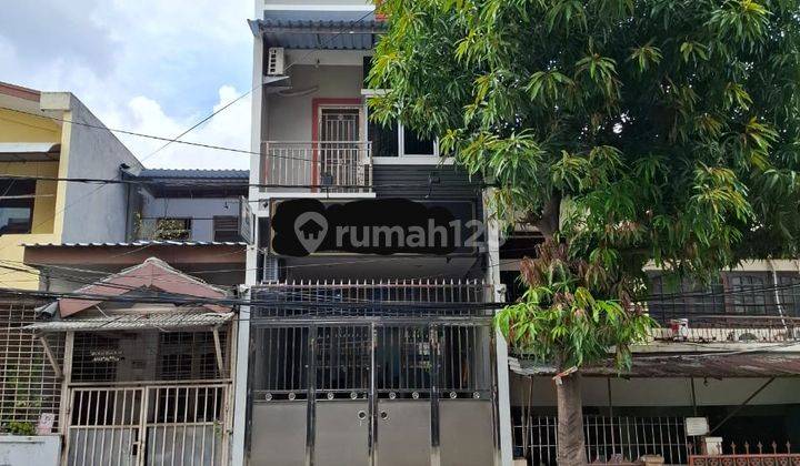 Dijual, Rumah 3 Lantai di Teluk Gong 1