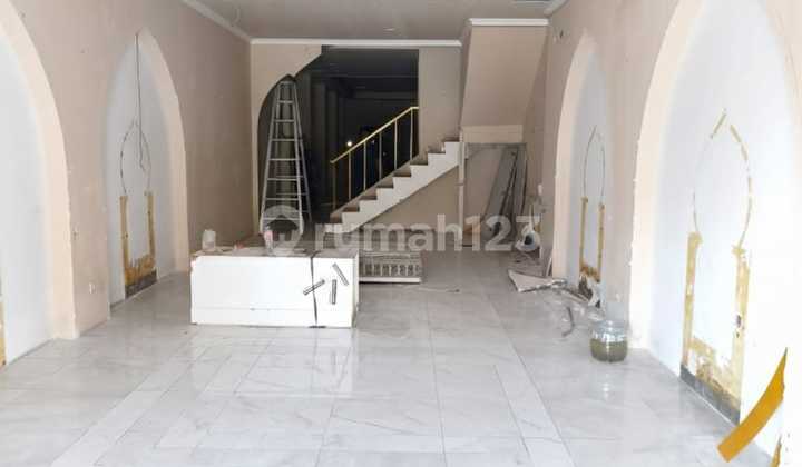 Dijual Ruko Special dengan Parkir Super Luas Majapahit Semarang 2