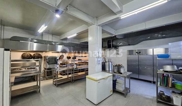 Bangunan Ex Resto Daerah Semarang Atas Include Meja Kursi, AC Peralatan Resto 2