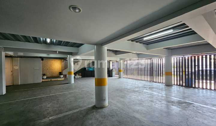 Ex Restaurant Building in Upper Semarang Area Includes Tables, Chairs, Air Conditioning, and Restaurant Equipment 2