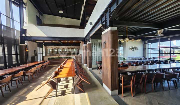 Bangunan Ex Resto Daerah Semarang Atas Include Meja Kursi, AC Peralatan Resto Bangunan Ex Resto Daerah Semarang Atas Include Meja Kursi, AC Peralatan Resto