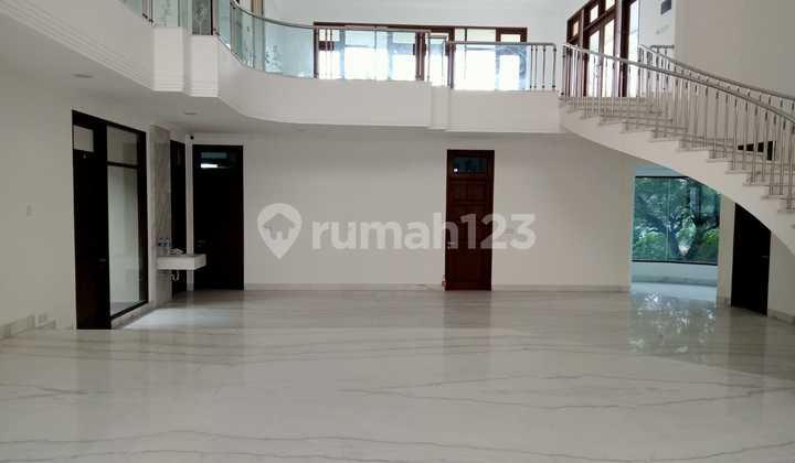 Disewakan Rumah Mewah Full Furnished Hook Bukit Sari Banyumanik 1