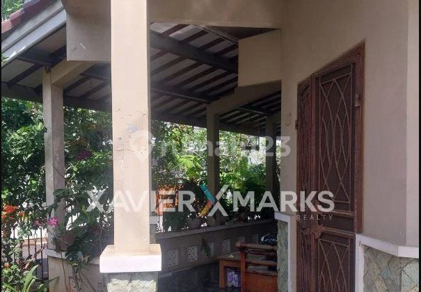 1.5 Story Hook House in Banyumanik, Semarang 2