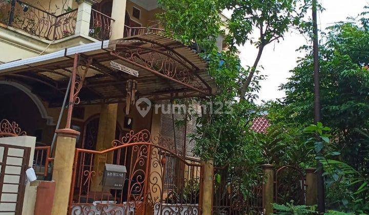 Rumah 2 Lantai Kusen Jati di Villa Melati Mas, Serpong 1