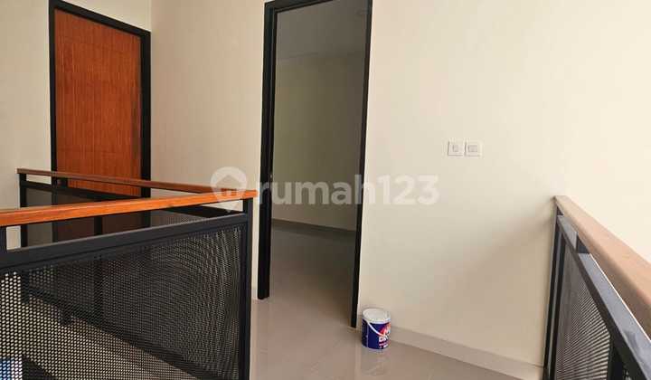 For Sale Comfortable House Ready to Occupy in BSD Kencana Loka 2