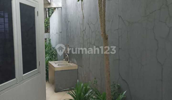 Dijual Rumah di Kawasan Usaha Kost Pejompongan 2