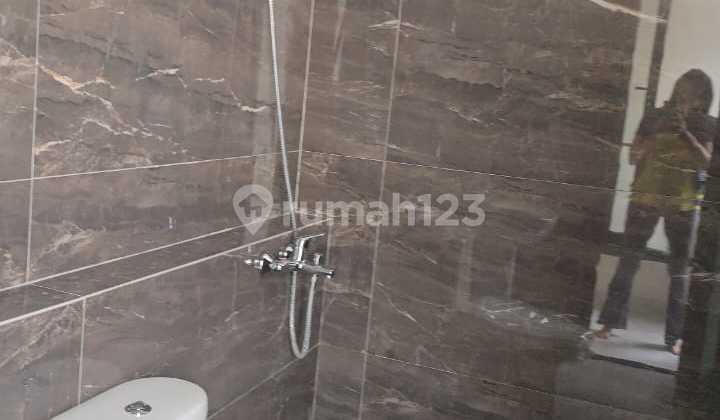 Disewakan Rumah Brand New Villa Melati Mas Serpong 2