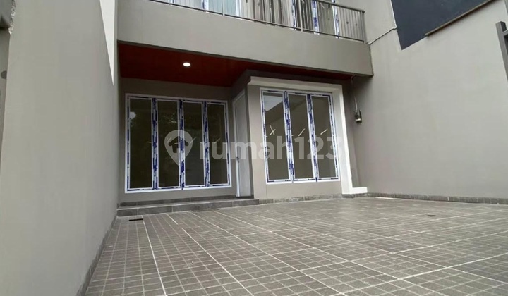 Disewakan Rumah Rapi Semi Furnished Di Villa Melati Mas Serpong