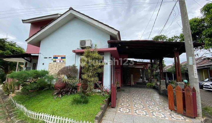 Rumah 2 Lantai Bagus Semi Furnished SHM di Sawangan, Depok 1