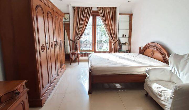 Rumah 2 Lantai Sudah Renovasi Semi Furnished SHM di Jl Mandar, Jakarta Selatan 2