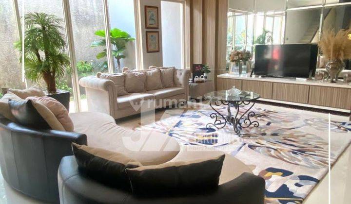 Rumah 2 Lantai Furnished SHM di Kebayoran Residence, Tangerang Selatan 2