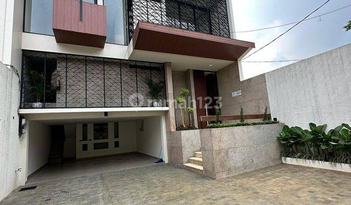 Turun Harga Dijual Rumah Town House Tropical Modern  1