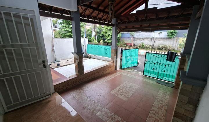 Cheap Rent for a Spacious, Strategic, Lush House in Pamulang Cheap Rent for a Spacious, Strategic, Lush House in Pamulang