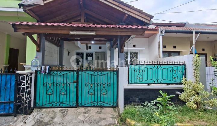 Cheap Rent for a Spacious, Strategic, Lush House in Pamulang Cheap Rent for a Spacious, Strategic, Lush House in Pamulang
