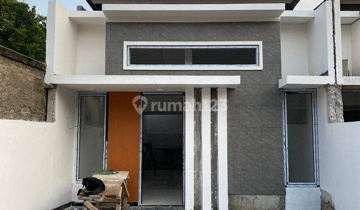 SEGERA DI CEK! Rumah dengan kelengkapan fasilitas yang baik! 1