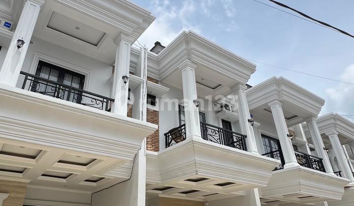 Cluster Mewah Pinggir Jalan Raya Utama Full Bata Merah,8 Menit LRT