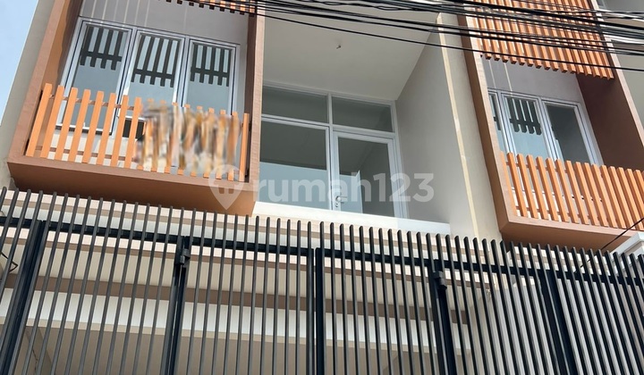FOR SALE HOUSE TOMANG WEST JAKARTA 4.5x18M2 PRICE 2.6M NEGO TOM35 2