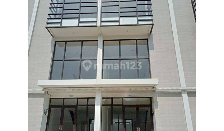 Ruko 3 lantai UK 4,5x16m². Harga : 140.000.000 /per tahun ek 1