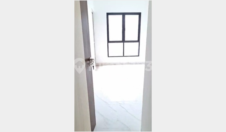 DIJUAL RUMAH JELAMBAR JAKARTA BARAT 4,5 x 10.5M2 HARGA 1,8M JE157 1