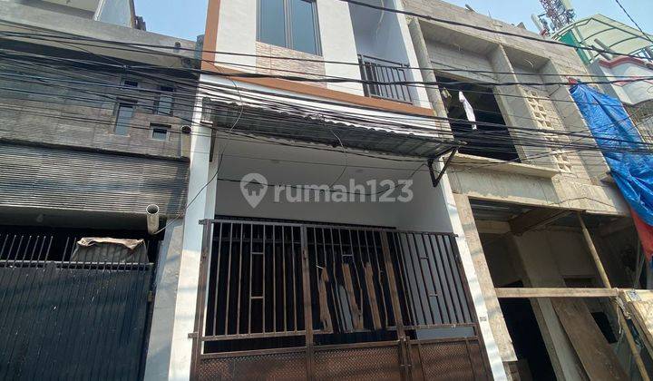 DIJUAL RUMAH JELAMBAR JAKARTA BARAT 3.2x10.5mM2 HARGA 1.5m  JE017 1