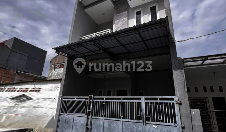Dijual Rumah Poris Indah 3Lntai 52M [P01]