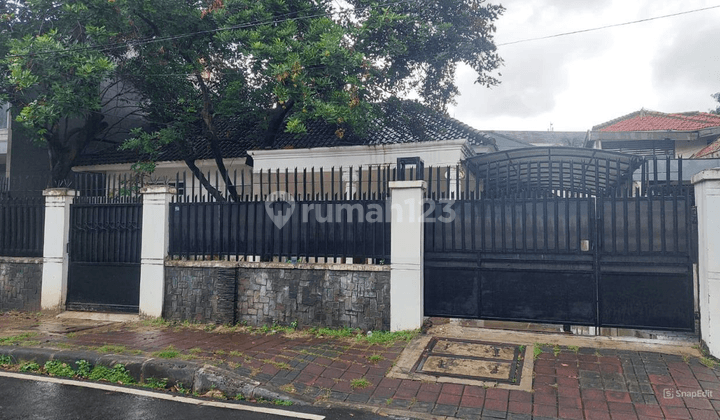 Disewakan Rumah di Menteng Cocok Untuk Silent Office 1