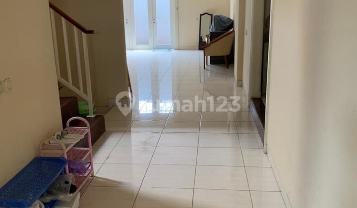 Rumah 2 Lantai Beverly Golf 2