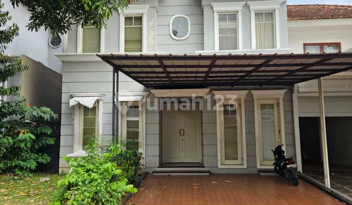 Rumah 2 Lantai Beverly Golf