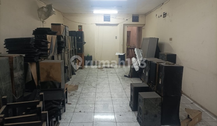 Ruko, SHM, di Semarang Tengah,1 1/2.Lantai 2