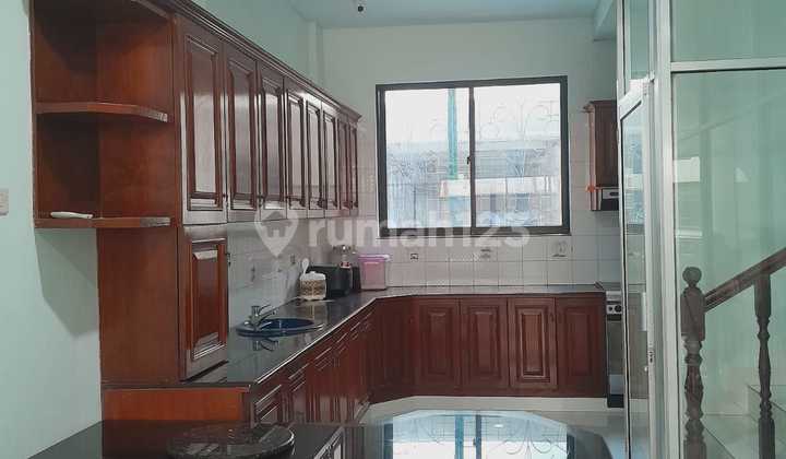 Pangeran Jayakarta Shop House Ready for Occupancy, Good Condition Inside the Complex.