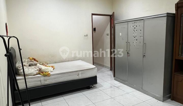 Jelambar Utama House Good Condition Semi Furnished Low Price 2