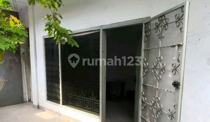 Rumah Tua Angke bisa untuk Usaha, Harga Dibawah NJOP, Jalan Besar